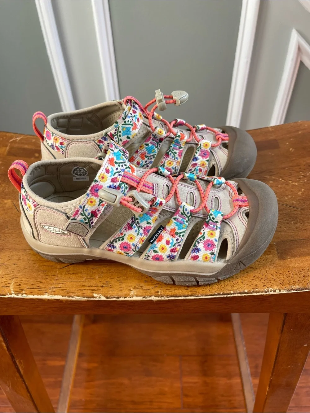 KEEN Newport H2 Sandals Kids 3 Tan Floral Water Hiking Outdoor Sport